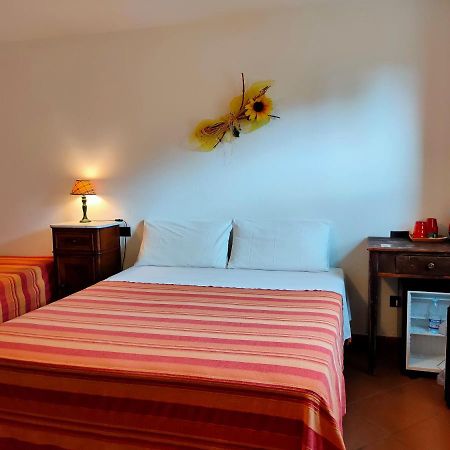 Il Girasole Bed and Breakfast Fosdinovo Buitenkant foto