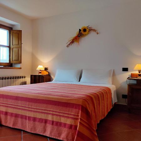 Il Girasole Bed and Breakfast Fosdinovo Buitenkant foto