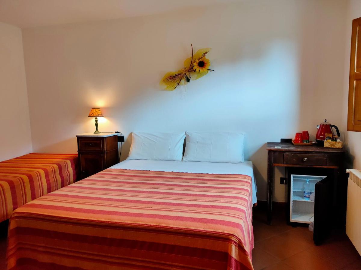 Il Girasole Bed and Breakfast Fosdinovo Buitenkant foto