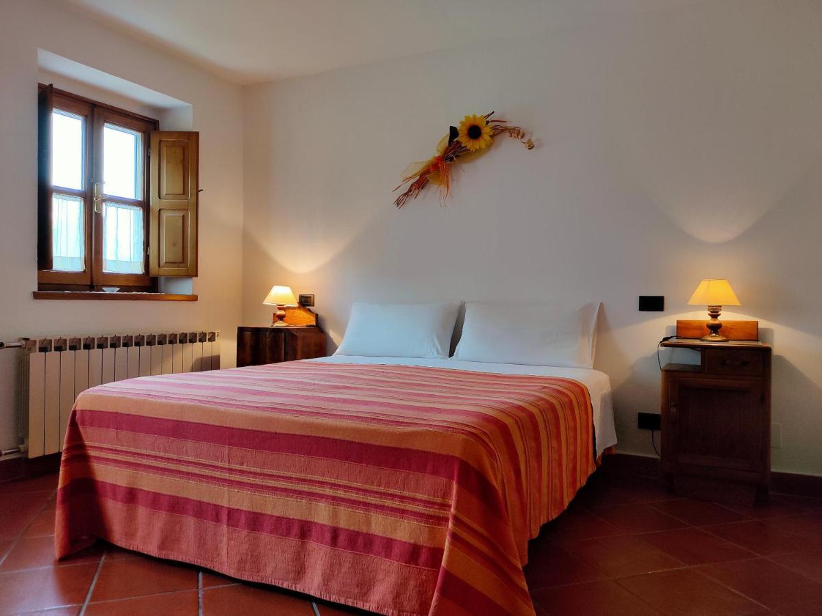 Il Girasole Bed and Breakfast Fosdinovo Buitenkant foto