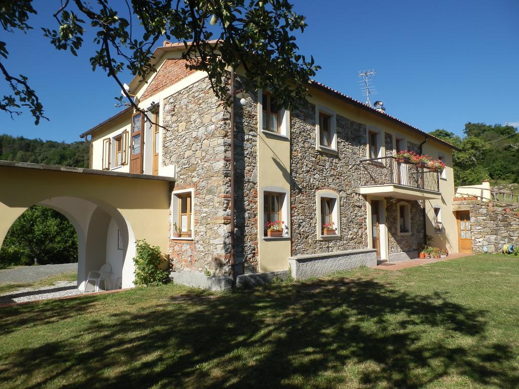 Il Girasole Bed and Breakfast Fosdinovo Buitenkant foto