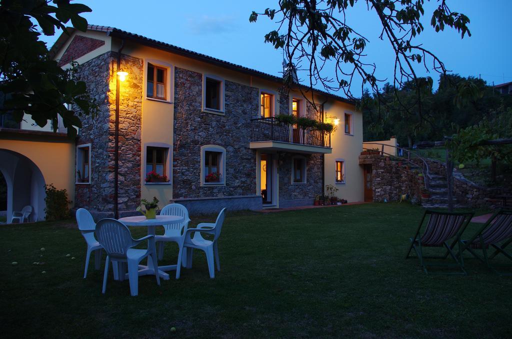 Il Girasole Bed and Breakfast Fosdinovo Buitenkant foto