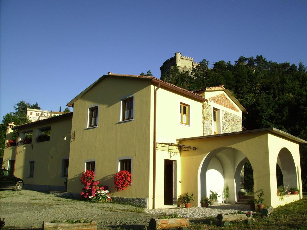 Il Girasole Bed and Breakfast Fosdinovo Buitenkant foto
