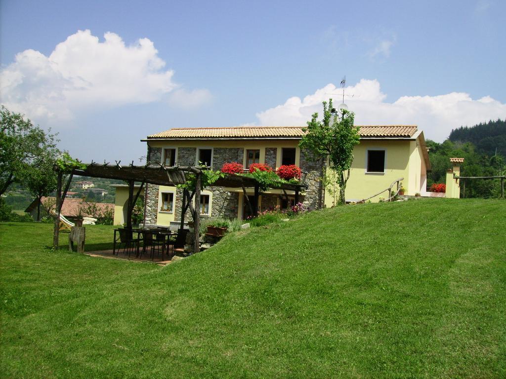 Il Girasole Bed and Breakfast Fosdinovo Buitenkant foto