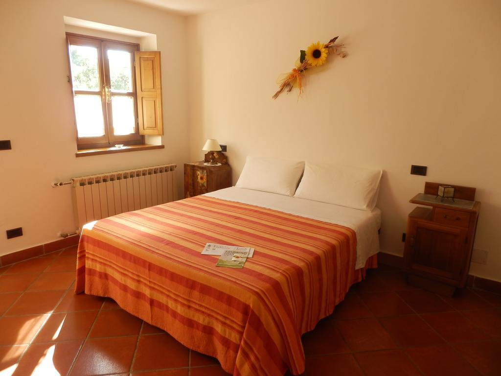 Il Girasole Bed and Breakfast Fosdinovo Kamer foto